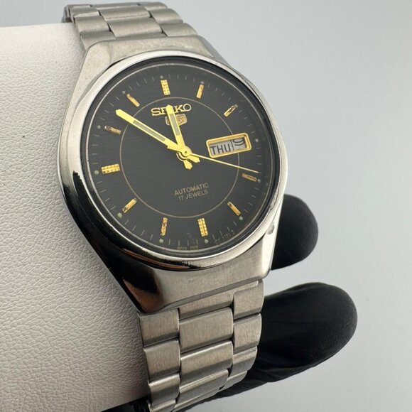 Seiko 5 Automatic 17 Jewels  - Vintage Wrist Watch - Made in Japan - Picture 1 of 8